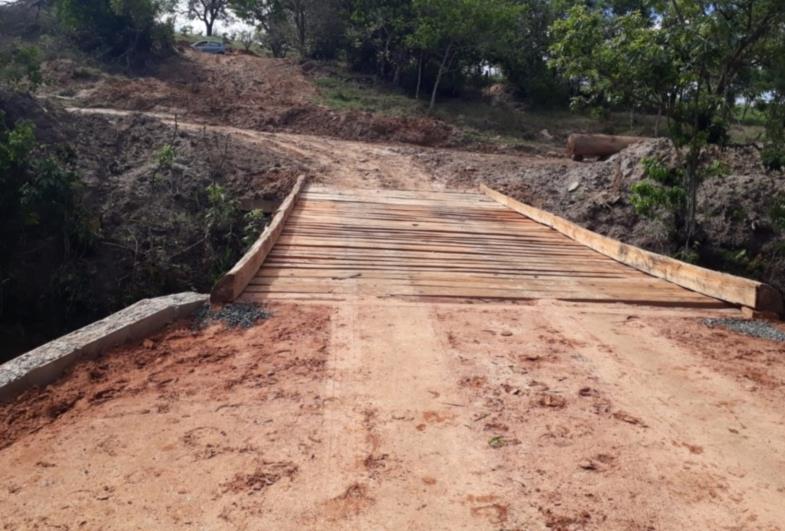Prefeitura de Avaré instala pontes de madeira na zona rural 