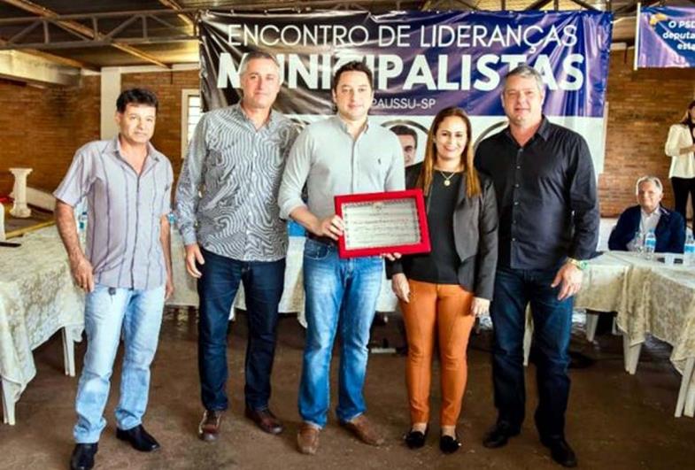 Prefeito e vereadores de Timburi participam de encontro com lideranças municipais 