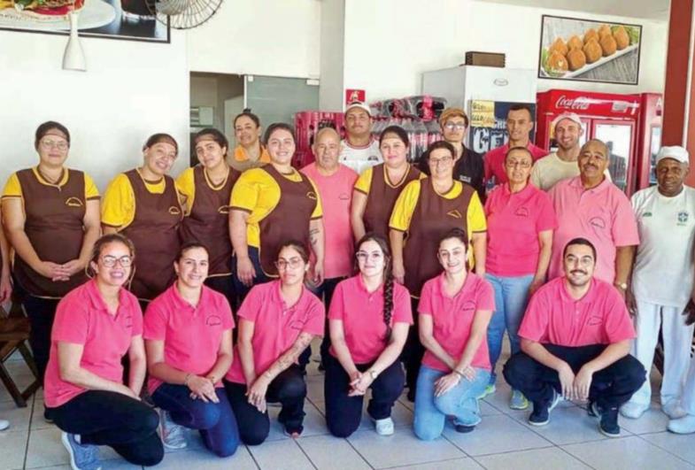 Padaria Santana homenageia Avaré pelo seu aniversário