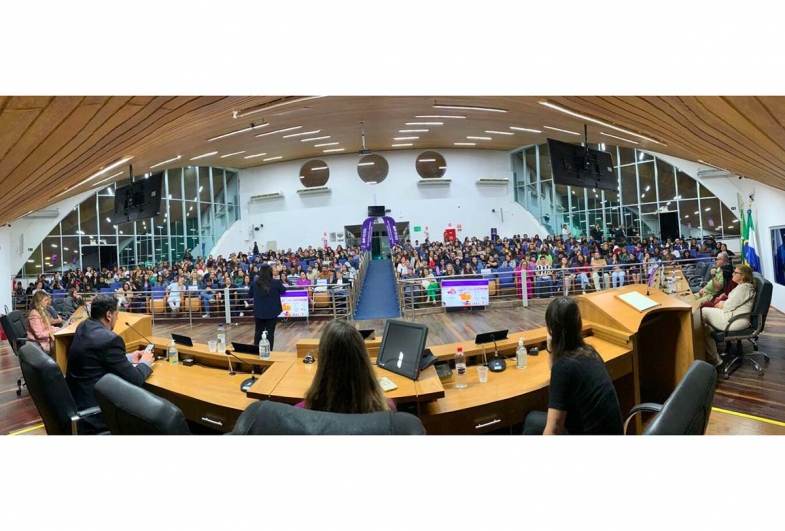 Delegada da DDM realiza ciclo de palestras do “Agosto Lilás” em Avaré e região