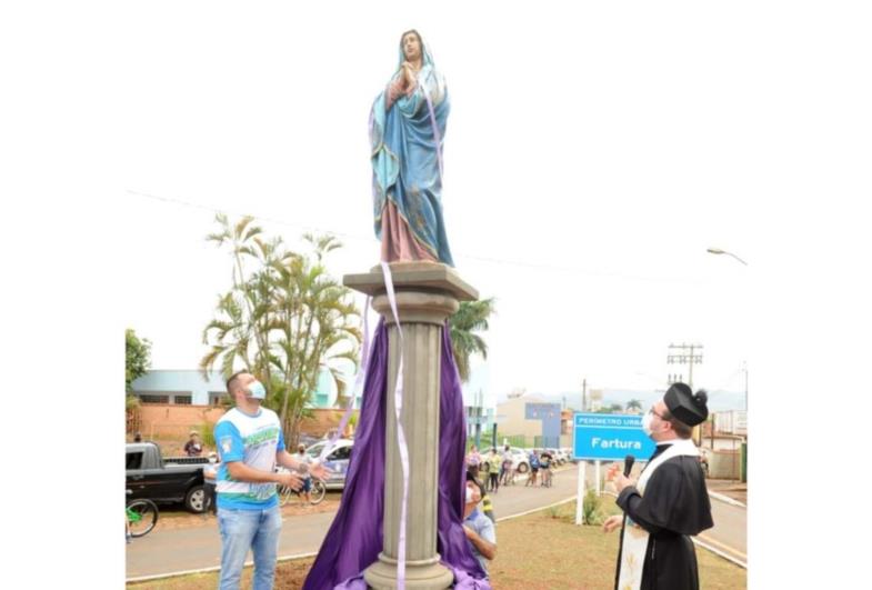 Feriado em Fartura é marcado por homenagens à santa padroeira