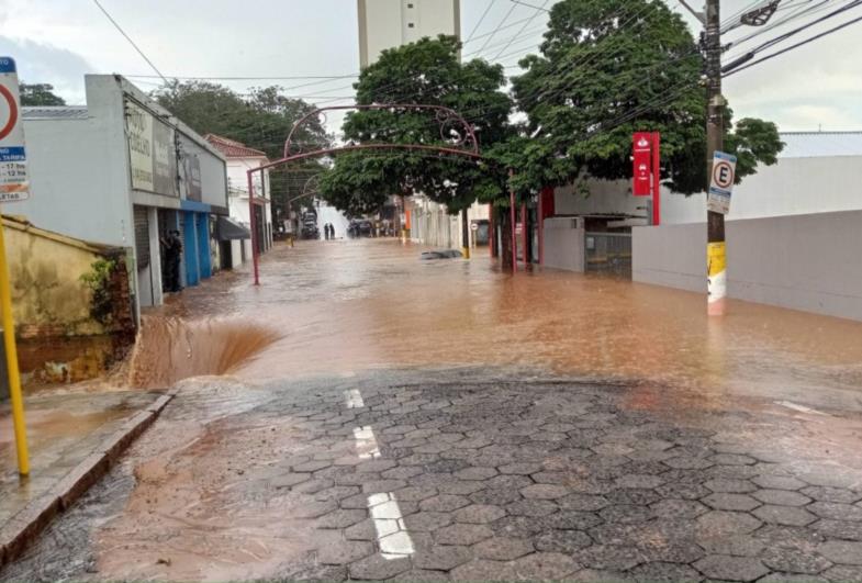 Avaré decreta calamidade após estragos provocados pela chuva