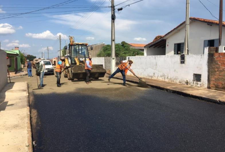 Prefeitura realiza recape asfáltico em ruas de Itaporanga