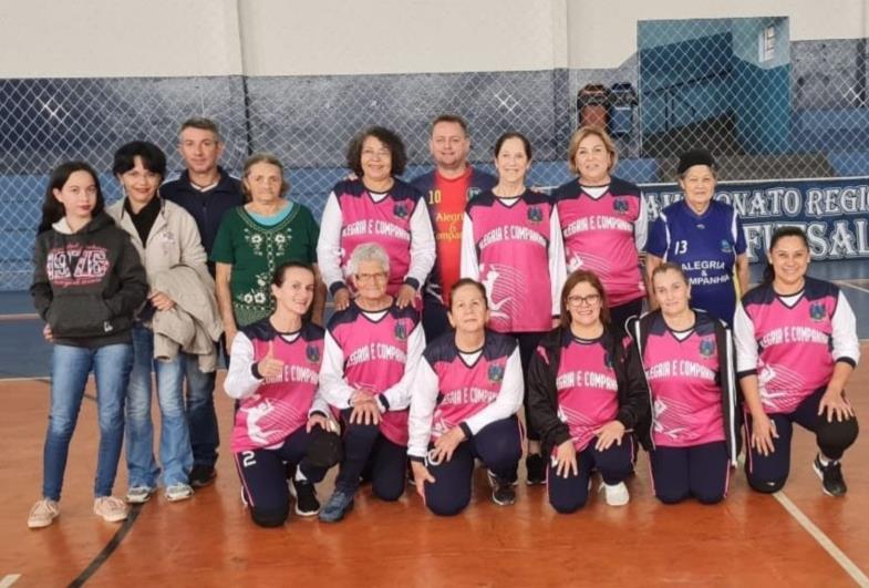 Equipe de vôlei adaptado de Taguaí se destaca em jogo contra Itaí