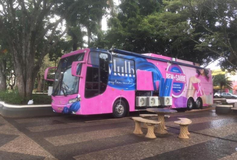 Itaí realiza exames de mamografia na Praça da Bandeira