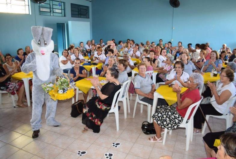 Idosas realizam sonho de receber ovos do Coelho da Páscoa