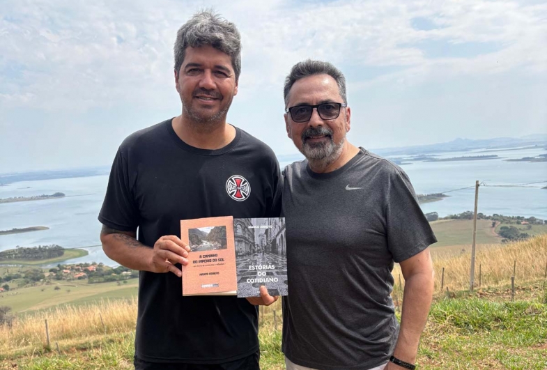 Jornalista Henrique Outeiro e escritor Marco Arroyo