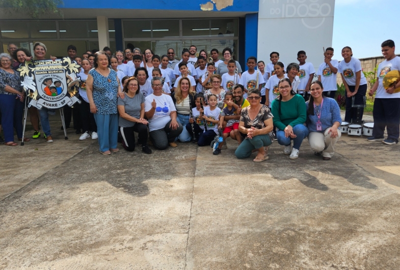 Música e confraternização movimentam tarde no Centro de Convivência do Idoso