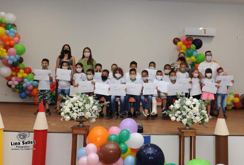 Fartura anuncia temporada de formaturas na rede municipal