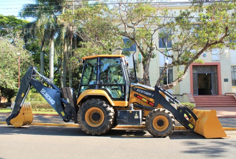 Prefeitura de Avaré conquista retroescavadeira