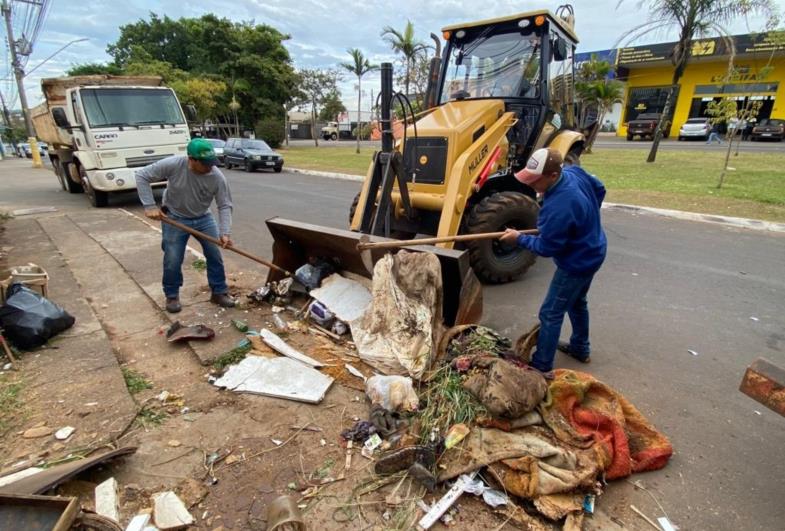 Mutirão contra a Dengue coleta 16,72 toneladas de entulho na Vila de Fátima