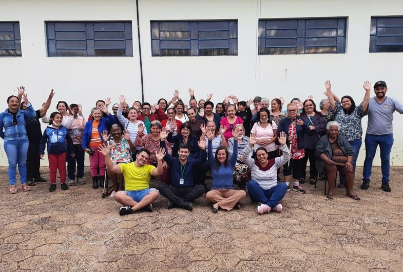 Emoção marca reencontro de 60  integrantes do Grupo “Anos Dourados”