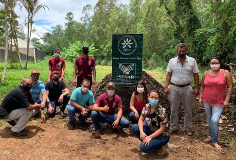 Durante curso, Composteira é instalada e beneficiará moradores de Fartura