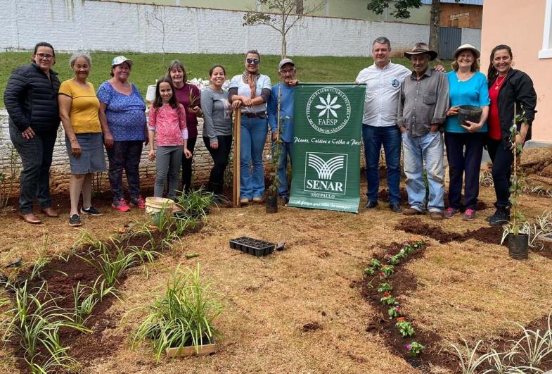 Sindicato Rural de Piraju em parceria com a prefeitura promovem curso de jardinagem em Timburi 