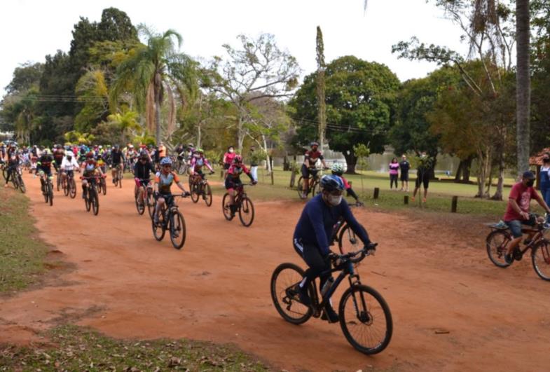 Pedalada Ecológica reúne mais de 130 ciclistas no Horto