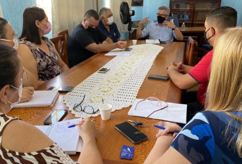 Prefeito Isnar promove reunião com os representantes dos Departamentos e Coordenadorias do município