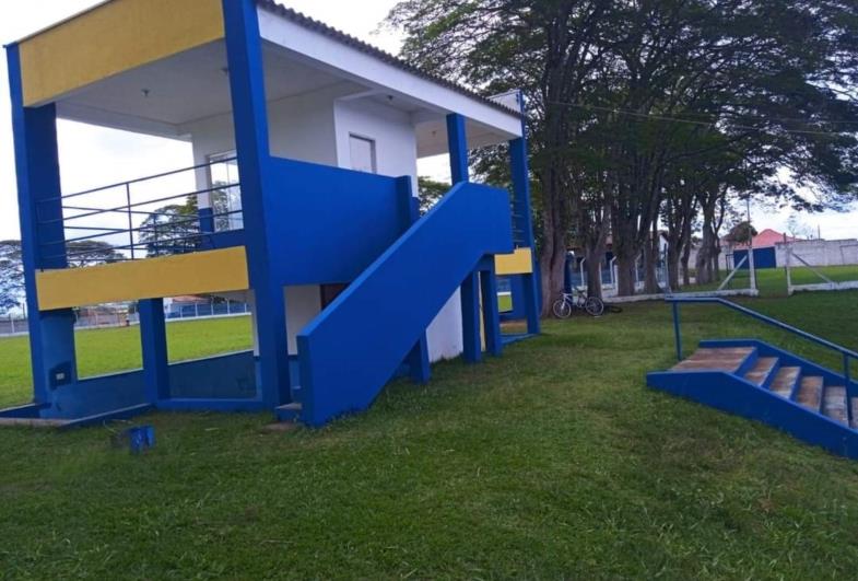 Prefeitura de Itaporanga faz manutenção no estádio Ângelo Volpi