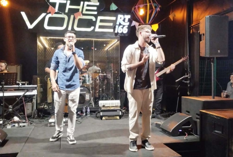 Avareenses Matheus Reis e Gabriel conquistam o The Voice Sertanejo da Cervejaria RT166