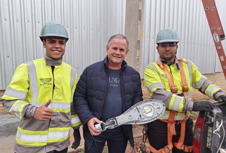 Prefeitura instala lâmpadas de LED no bairro Saltinho