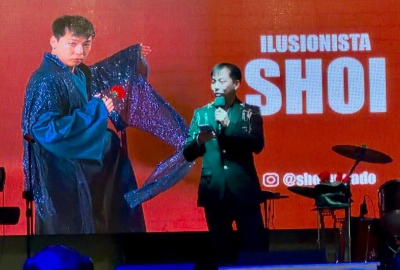 O show do ilusionista Shoi hipnotizou o público