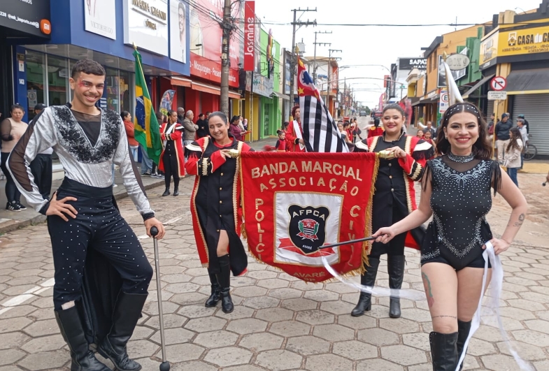 Banda Marcial da AFPCA é destaque no desfile dos 165 anos de Avaré