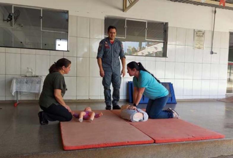 Sargento monteiro ministra treinamento de primeiros socorros em Coronel Macedo