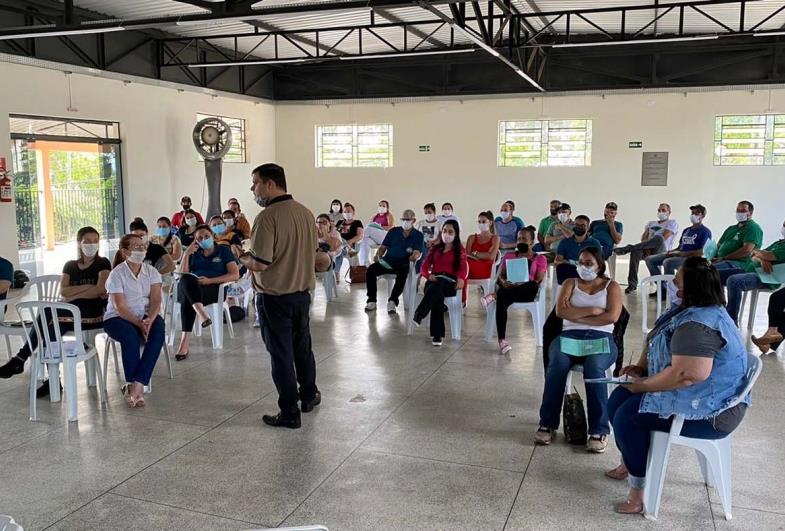 Funcionários da Saúde de Timburi passam por curso de capacitação no Centro Comunitário 