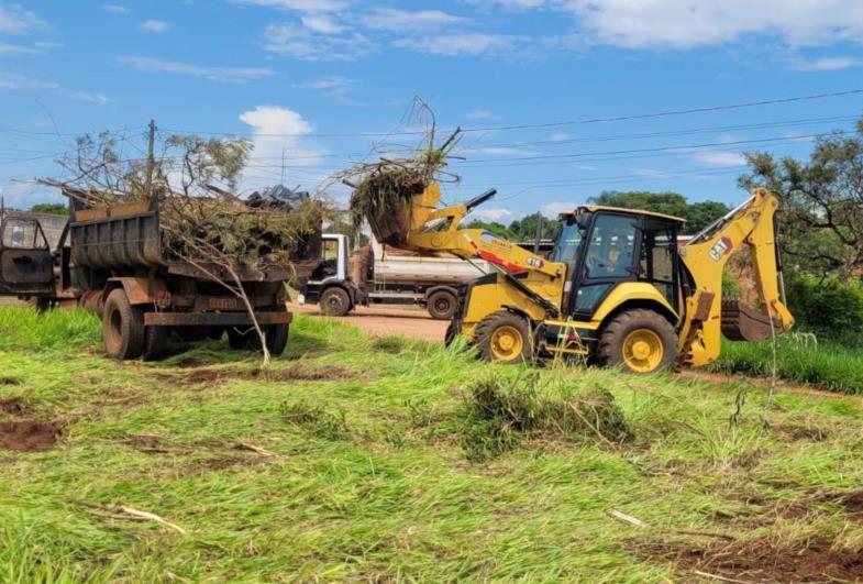 Obras de zeladoria pública continuam a pleno  vapor no Parque dos Lagos e Jardim Aeroporto 