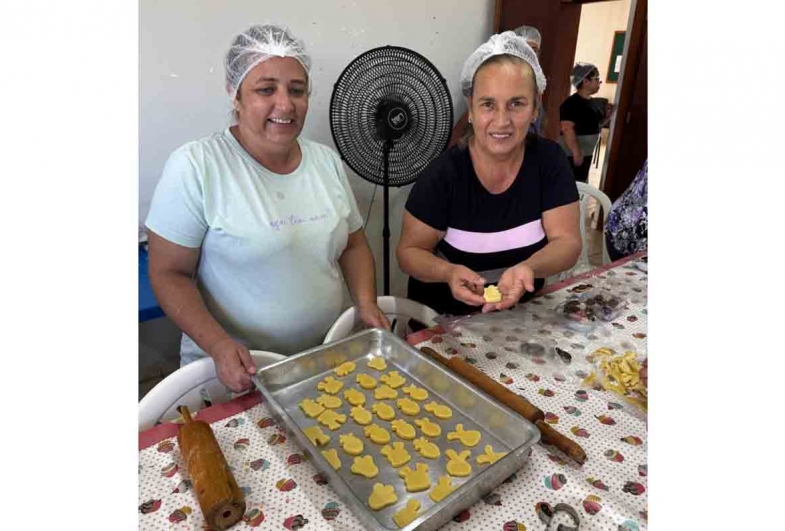 Zuziane com a primeira-dama Elza