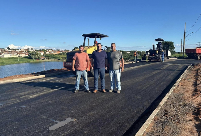 Concluída a pavimentação da segunda pista da Avenida Dr. Antônio Silva Cunha Bueno em Avaré