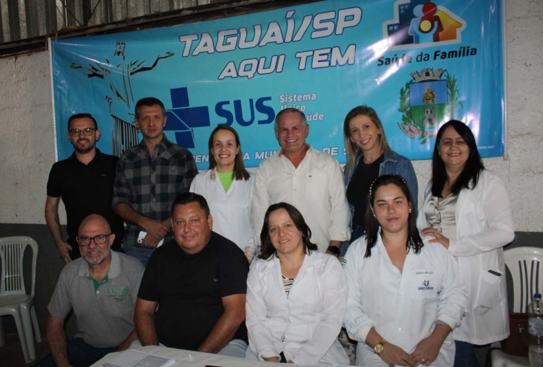 Organizadores, autoridades e equipe da Saúde de taguaí