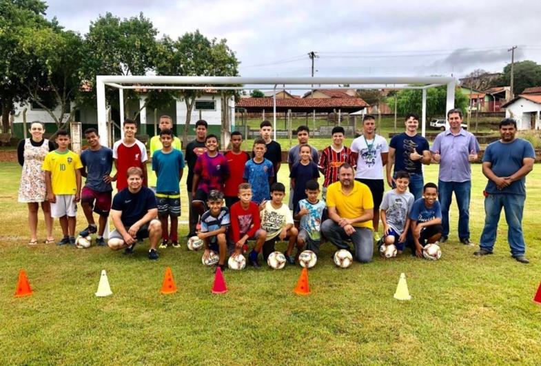 Campo da V. de Fátima é reativado e recebe treinos em Fartura 