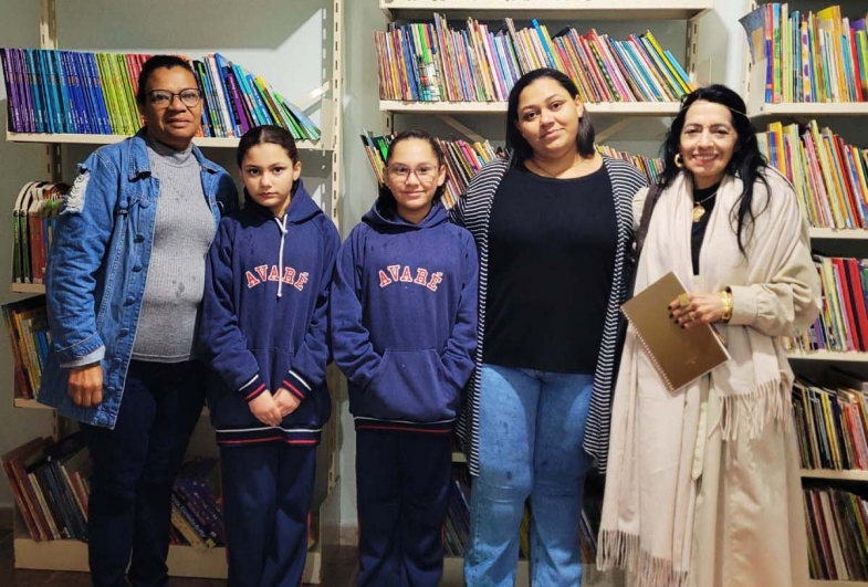 Familiares de Maria Vitória com a vereadora Adalgisa