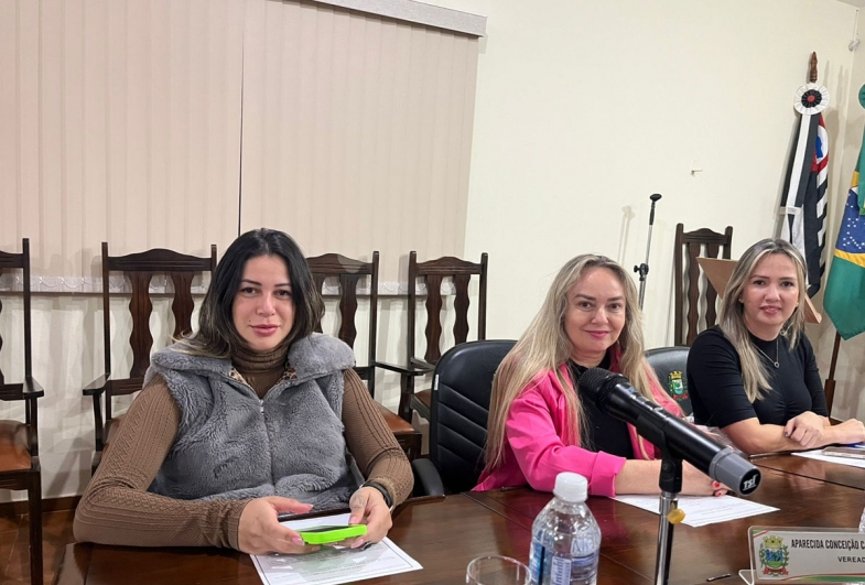 Vereadoras Ana Carla Teles, Conceição e Camila Bagnatori