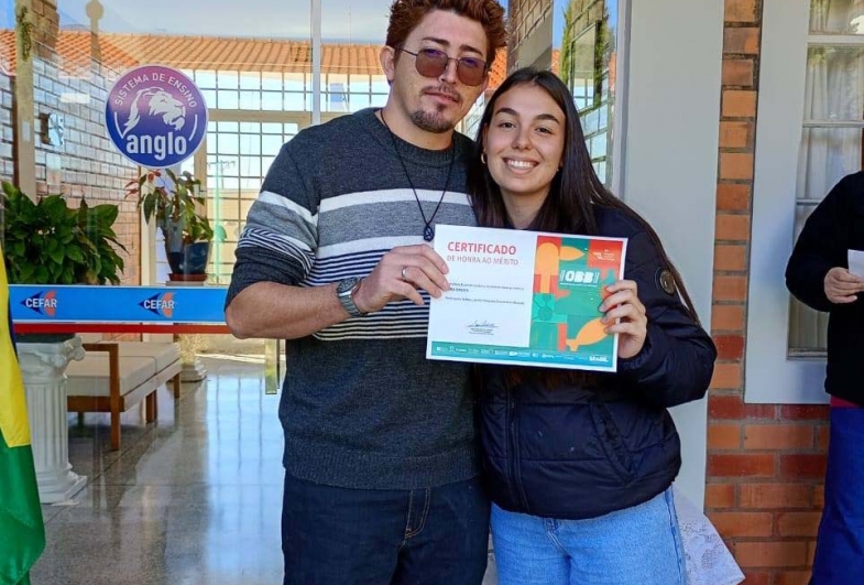 Lara Dalcin;  2° colegial
