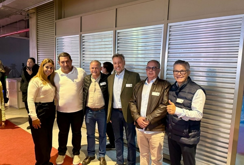 Primeira-dama de Itaporanga Vânia, prefeito de Itaporanga Fabio Benini, prefeito de Taguaí Edinho, deputado federal João Cury, prefeito de Fartura Marcão e assessor parlamentar Isnar
