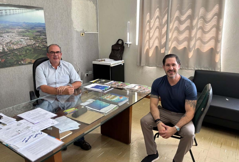Prefeitos de Fartura e Paranapanema se reúnem para discutir desenvolvimento regional