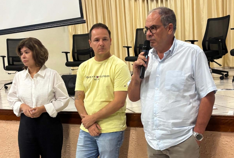 Primeira-dama Elisângela, secretário de Indústria e  Comércio George Andrade e prefeito Marcão do Haras