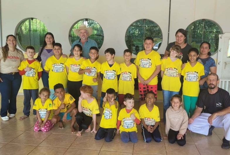 Projeto Espaço Amigo de Tejupá inicia aulas de capoeira