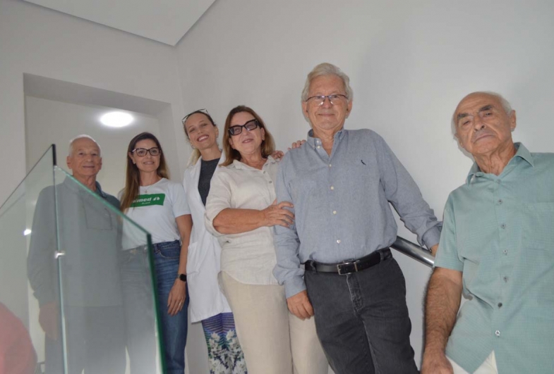 Dr. Marcos Valadão, Priscilla, Dra. Ana Caroline,  Dra, Marta, Dr. Nilton e Dr. Paulo Massud