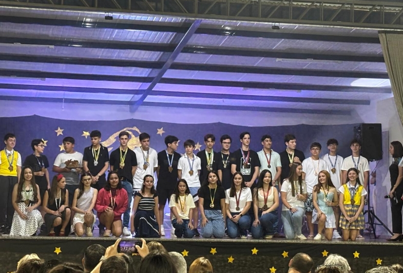 Show de Talentos do Colégio Cefar encanta público em noite de muita criatividade e emoção