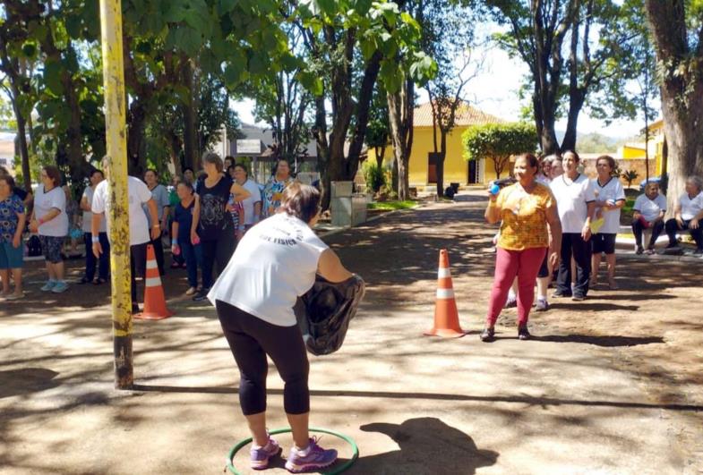 Mês do Idoso: Gincana no Jardinzinho leva alegria a 60 idosos
