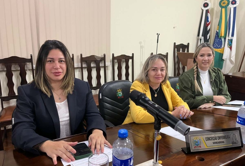 Vereadoras Ana Carla Teles, Conceição e Camila Bagnatori
