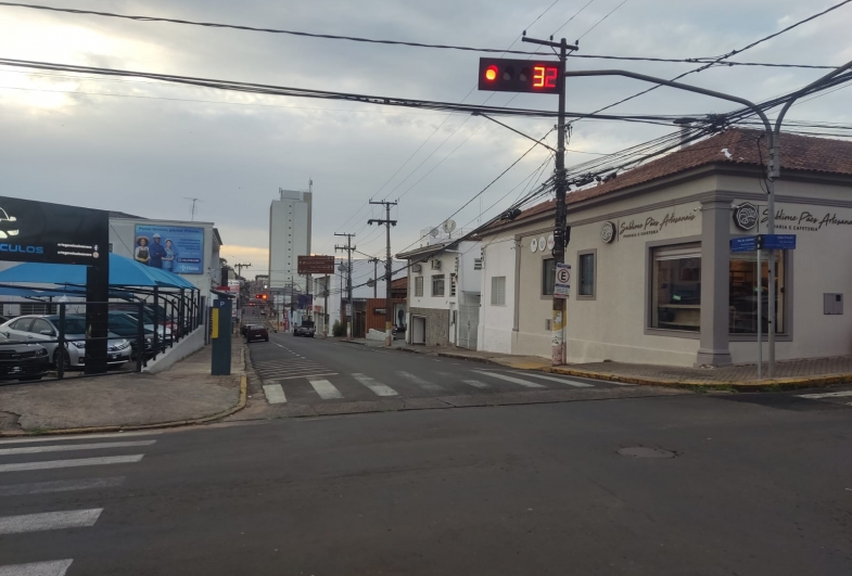 Obra contra enchentes terá nova interdição em cruzamentos de Avaré