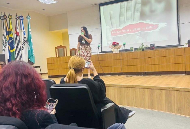 Palestra ministrada pela Dra. Débora Garcia Duarte