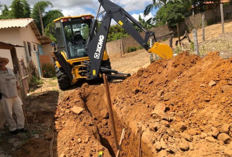 Prefeitura de Itaporanga realiza melhoria em rua do Lava Pés 