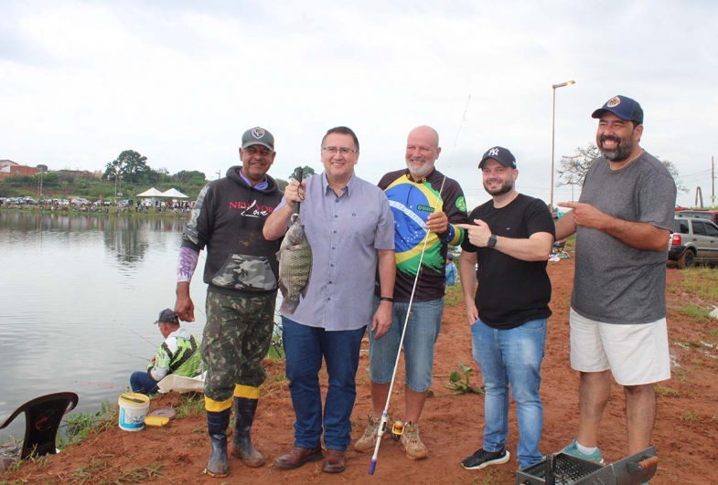 Sales, prefeito Roberto Araujo, secretário Alemão, vereadores Pedro e Hidalgo