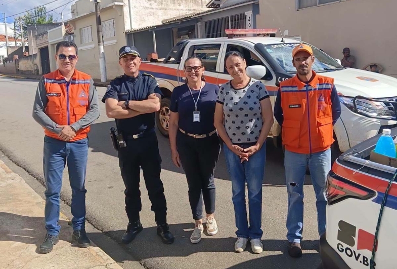 Wilsinho coordenador da defesa civil Coronel  Macedo, servidores de Itararé e Carlos Eduardo  agente da Defesa Civil Cel Macedo