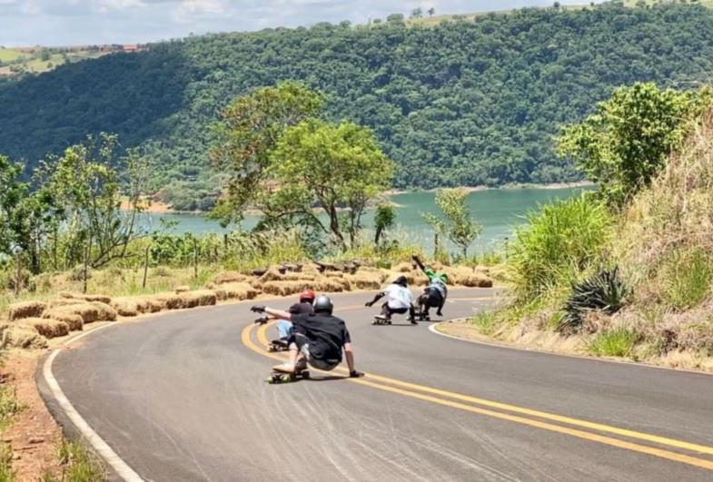 Timburi recebe evento de skate com atletas de vários estados