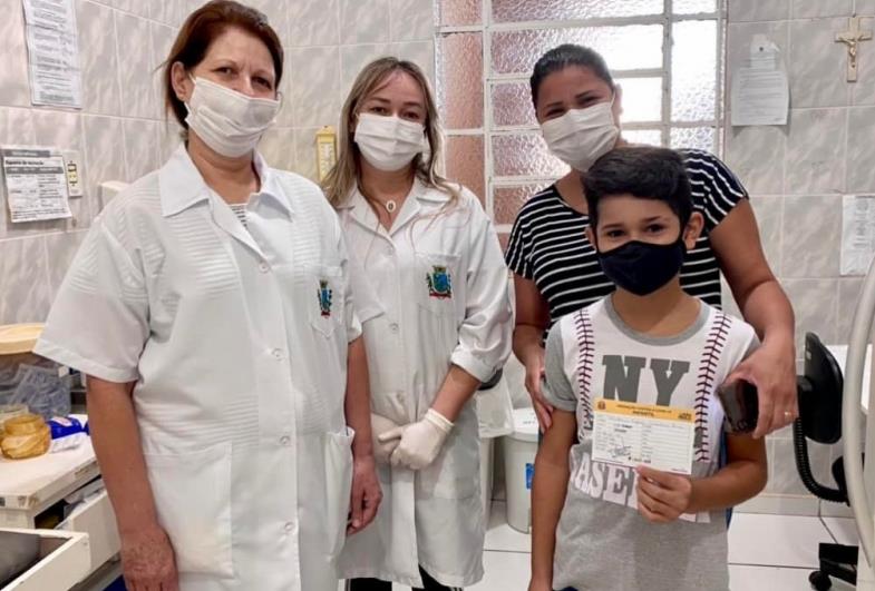 Timburi começa a vacinar crianças com 11 anos contra Covid